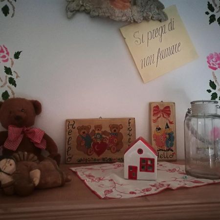 Casa Margherita Affittacamere B&B フォッローニカ エクステリア 写真