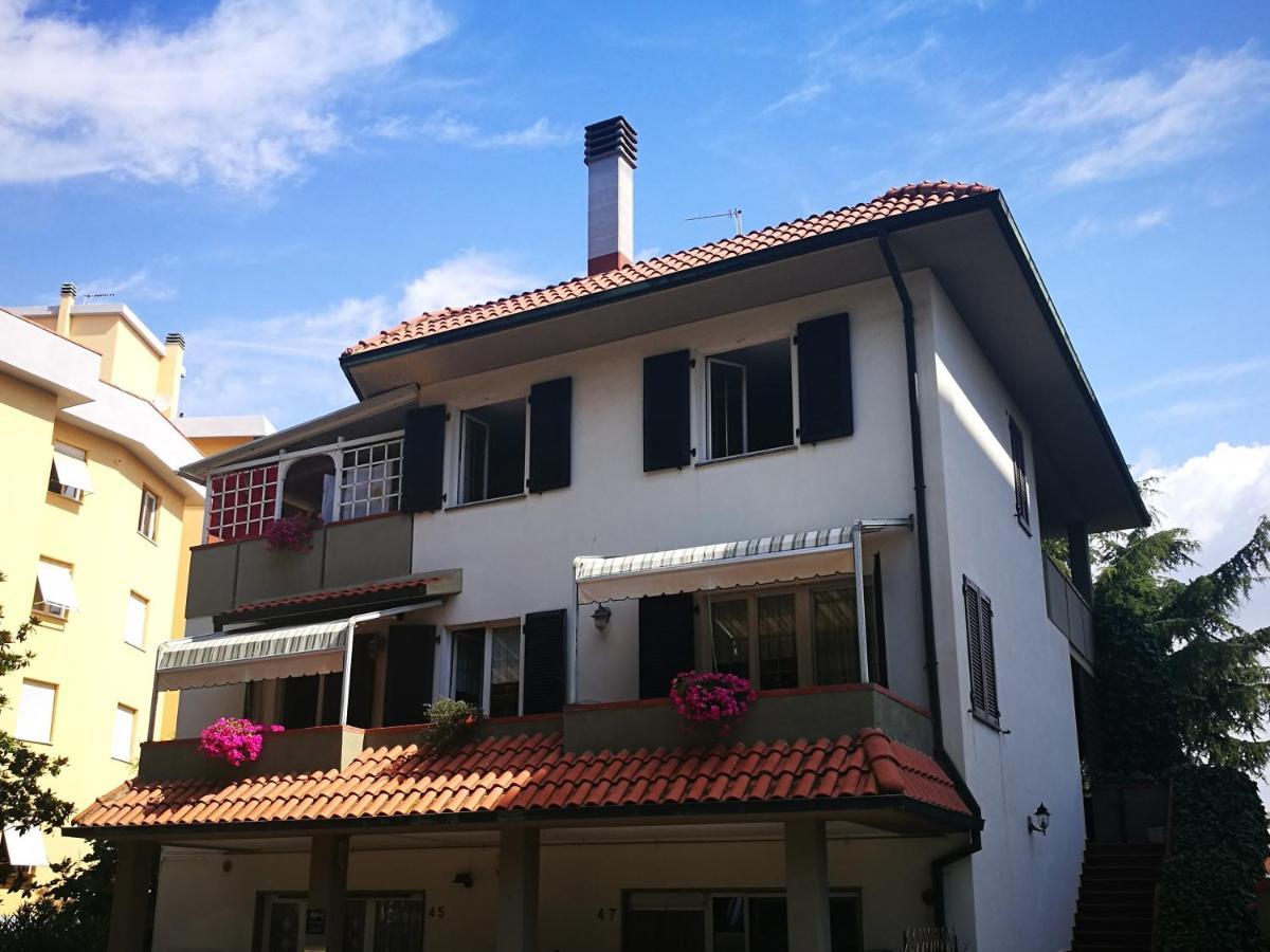 Casa Margherita Affittacamere B&B フォッローニカ エクステリア 写真