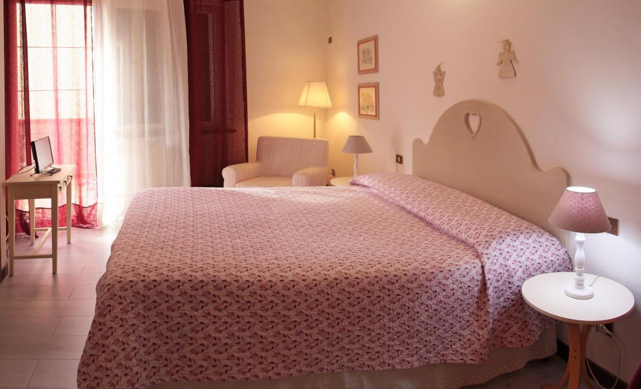 Casa Margherita Affittacamere B&B フォッローニカ エクステリア 写真