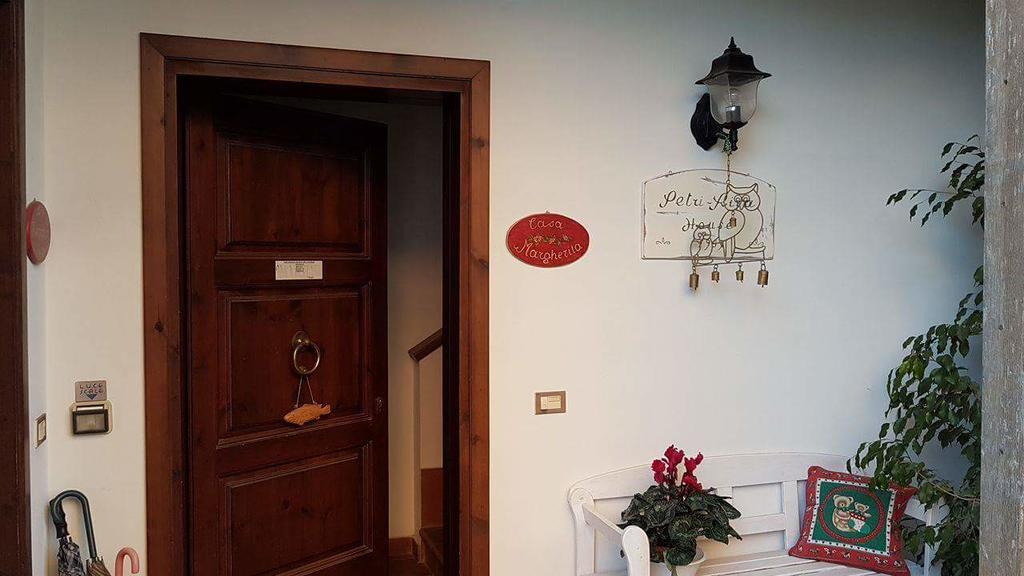 Casa Margherita Affittacamere B&B フォッローニカ エクステリア 写真